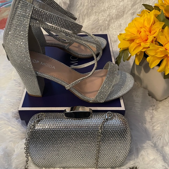 Rhinestone Silver Sexy Sandals Size 8 by Top Moda with handbag set - Picture 2 of 11